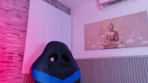 Tom muscle1 online show from April 2026 12:05:02 PM