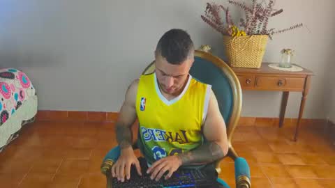 Snapshot of tomdavisxl chatting on April 2026 05:48:01 PM tomDavisXl online show from April 2026 05:48:01 PM