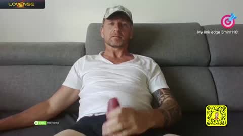 Snapshot of tomhardic chatting on January 2025 09:19:02 AM TOM online show from January 2025 09:19:02 AM