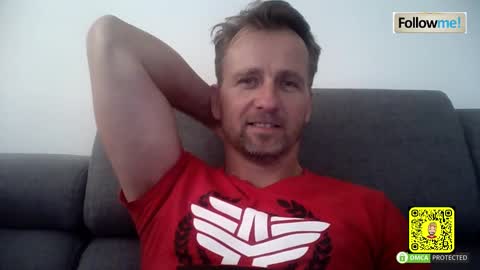 Snapshot of tomhardic chatting on October 2025 04:31:01 AM TOM online show from October 2025 04:31:01 AM