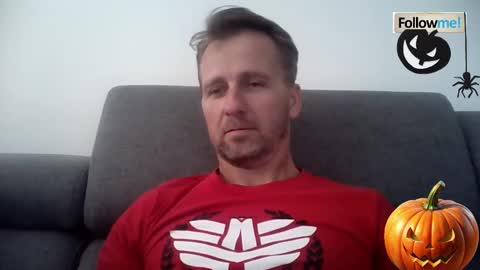 Snapshot of tomhardic chatting on November 2025 10:28:01 AM TOM online show from November 2025 10:28:01 AM