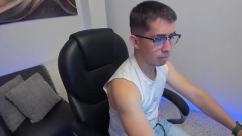 Snapshot of tommas_johnson chatting on February 2026 03:51:02 AM Tomas online show from February 2026 03:51:02 AM