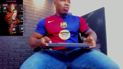 Snapshot of tommike388 chatting on February 2026 01:14:02 AM Tom Mike online show from February 2026 01:14:02 AM