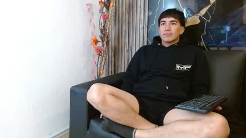 tommy160920 online show from November 2025 01:23:01 PM