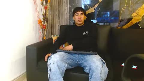 tommy160920 online show from December 2025 12:54:01 PM