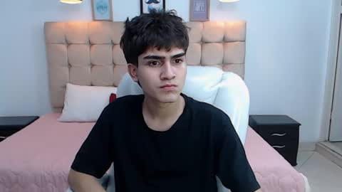 Snapshot of tommy18__ chatting on January 2025 06:14:01 AM Tommy online show from January 2025 06:14:01 AM