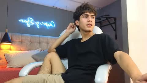 Snapshot of tommy18__ chatting on February 2025 10:07:02 AM Tommy online show from February 2025 10:07:02 AM