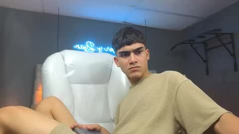 Snapshot of tommy18__ chatting on February 2025 09:51:02 AM Tommy online show from February 2025 09:51:02 AM