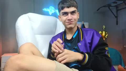 Snapshot of tommy18__ chatting on February 2025 06:45:01 AM Tommy online show from February 2025 06:45:01 AM