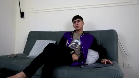 Snapshot of tommy18__ chatting on February 2025 06:43:01 AM Tommy online show from February 2025 06:43:01 AM