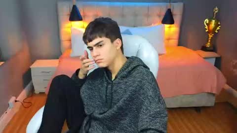 Snapshot of tommy18__ chatting on March 2025 07:02:01 AM Tommy online show from March 2025 07:02:01 AM