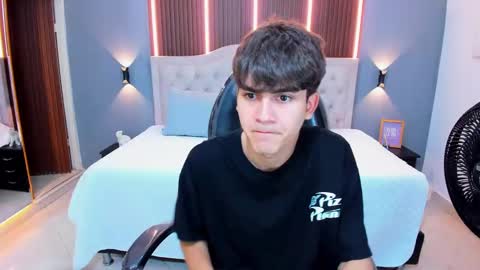 Snapshot of tommy18__ chatting on September 2025 03:12:01 AM Tommy online show from September 2025 03:12:01 AM