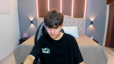 Snapshot of tommy18__ chatting on October 2025 03:57:01 AM Tommy online show from October 2025 03:57:01 AM