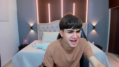 Snapshot of tommy18__ chatting on October 2025 04:22:02 AM Tommy online show from October 2025 04:22:02 AM