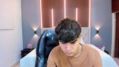 Snapshot of tommy18__ chatting on October 2025 03:28:01 AM Tommy online show from October 2025 03:28:01 AM