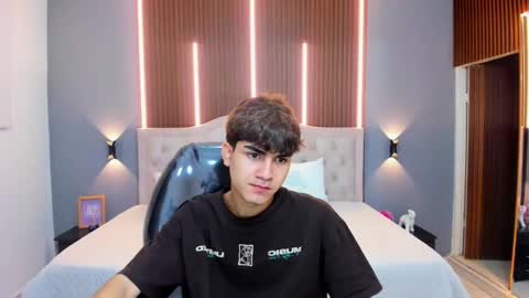 Snapshot of tommy18__ chatting on October 2025 03:28:02 AM Tommy online show from October 2025 03:28:02 AM