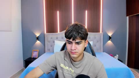 Snapshot of tommy18__ chatting on November 2025 03:39:02 AM Tommy online show from November 2025 03:39:02 AM