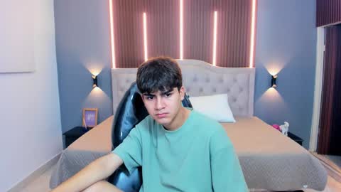 Snapshot of tommy18__ chatting on November 2025 03:39:02 AM Tommy online show from November 2025 03:39:02 AM