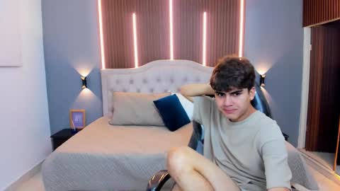 Snapshot of tommy18__ chatting on November 2025 04:04:01 AM Tommy online show from November 2025 04:04:01 AM