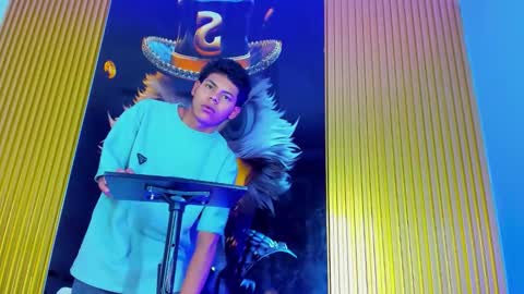 tommy_bigcock19 online show from November 2025 12:16:01 PM