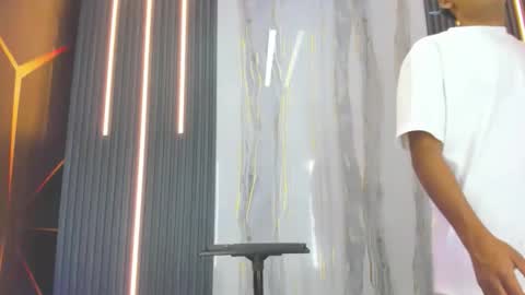 tommy_bigcock19 online show from November 2025 08:02:01 PM