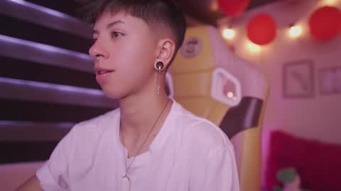 Blue  online show from February 2025 06:04:02 PM