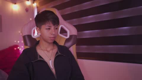 Blue  online show from February 2025 12:58:01 PM