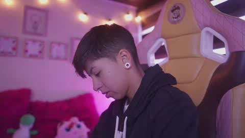 Blue  online show from March 2025 12:16:01 PM