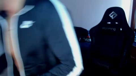 Twitter BreddTommy IG tommy bredd online show from April 2026 06:35:01 PM