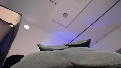   Thomas    online show from January 2025 11:43:01 AM