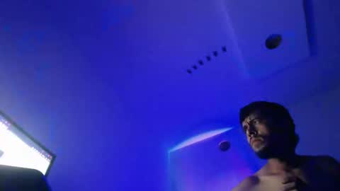   Thomas    online show from January 2025 03:05:02 AM