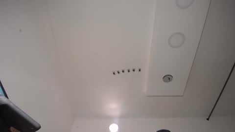   Thomas    online show from January 2025 09:17:02 PM