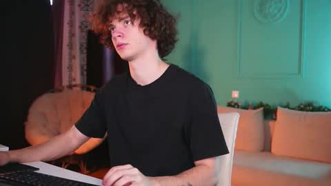 Tommy online show from December 2025 09:39:02 AM