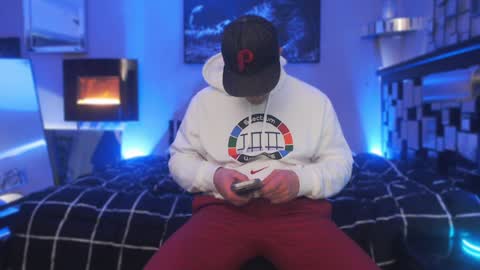 Snapshot of tommy_knuckles chatting on January 2025 01:24:01 AM Tommy online show from January 2025 01:24:01 AM