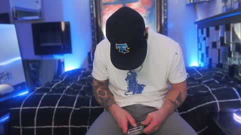 Snapshot of tommy_knuckles chatting on January 2025 04:45:01 AM Tommy online show from January 2025 04:45:01 AM