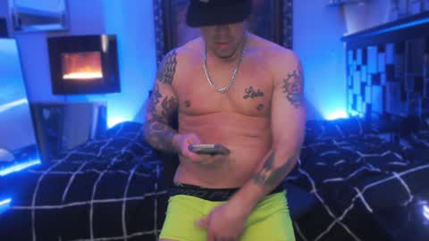 Snapshot of tommy_knuckles chatting on January 2025 03:39:02 PM Tommy online show from January 2025 03:39:02 PM