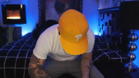 Snapshot of tommy_knuckles chatting on January 2025 03:44:01 PM Tommy online show from January 2025 03:44:01 PM