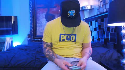 Snapshot of tommy_knuckles chatting on February 2025 06:12:01 AM Tommy online show from February 2025 06:12:01 AM