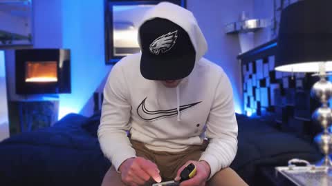 Snapshot of tommy_knuckles chatting on February 2025 04:42:02 AM Tommy online show from February 2025 04:42:02 AM