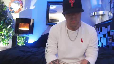 Snapshot of tommy_knuckles chatting on March 2025 07:19:01 AM Tommy online show from March 2025 07:19:01 AM