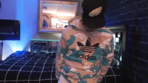 Snapshot of tommy_knuckles chatting on October 2025 06:36:01 AM Tommy online show from October 2025 06:36:01 AM