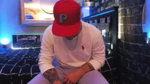 Snapshot of tommy_knuckles chatting on October 2025 04:59:01 AM Tommy online show from October 2025 04:59:01 AM