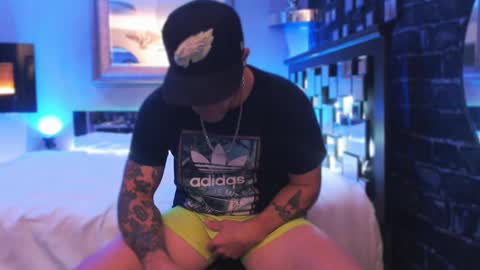 Snapshot of tommy_knuckles chatting on October 2025 01:23:04 PM Tommy online show from October 2025 01:23:04 PM