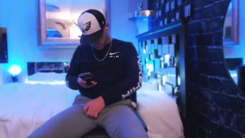 Snapshot of tommy_knuckles chatting on November 2025 06:04:02 AM Tommy online show from November 2025 06:04:02 AM