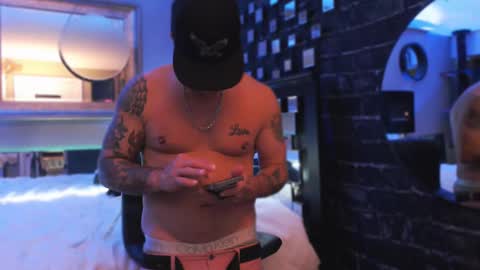 Snapshot of tommy_knuckles chatting on November 2025 05:58:02 PM Tommy online show from November 2025 05:58:02 PM