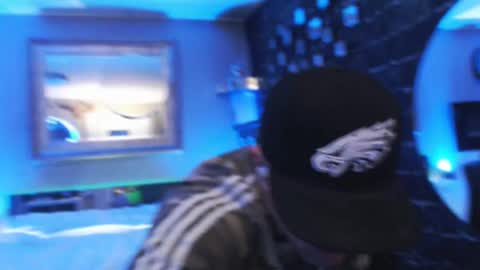 Snapshot of tommy_knuckles chatting on November 2025 02:40:02 PM Tommy online show from November 2025 02:40:02 PM