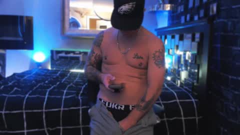 Snapshot of tommy_knuckles chatting on November 2025 02:16:02 PM Tommy online show from November 2025 02:16:02 PM