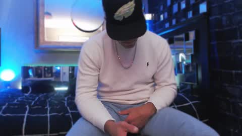 Snapshot of tommy_knuckles chatting on November 2025 06:56:02 AM Tommy online show from November 2025 06:56:02 AM