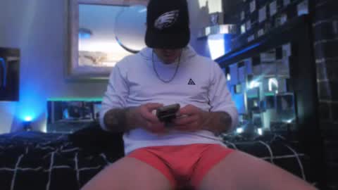 Snapshot of tommy_knuckles chatting on November 2025 04:45:02 PM Tommy online show from November 2025 04:45:02 PM