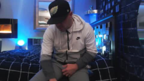 Snapshot of tommy_knuckles chatting on November 2025 02:31:02 PM Tommy online show from November 2025 02:31:02 PM